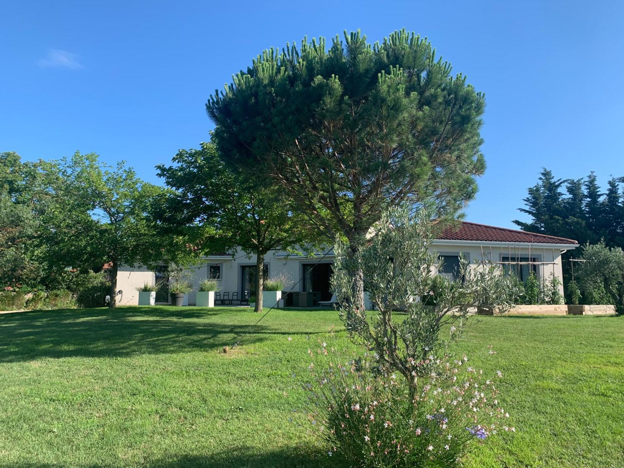 Orliénas Le Clos Du Pontet מראה חיצוני תמונה